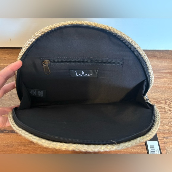 NWT Lulus Woven Straw Clutch Black & Natural Semi-Circle - Picture 3 of 6